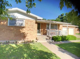 706 Ave O, Sunray, TX 79086