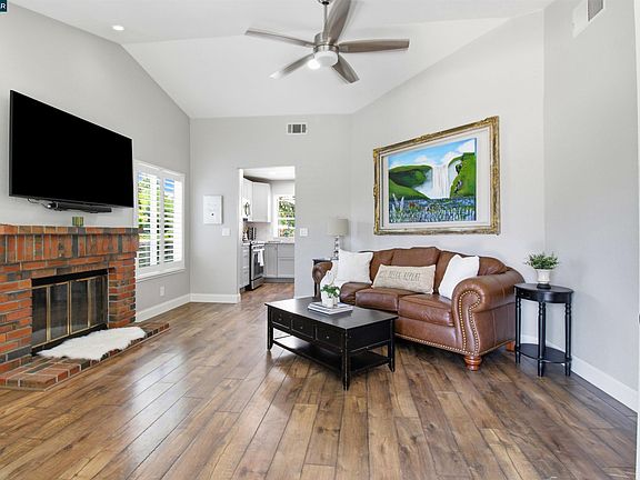 4th image of 4956 Erica Way