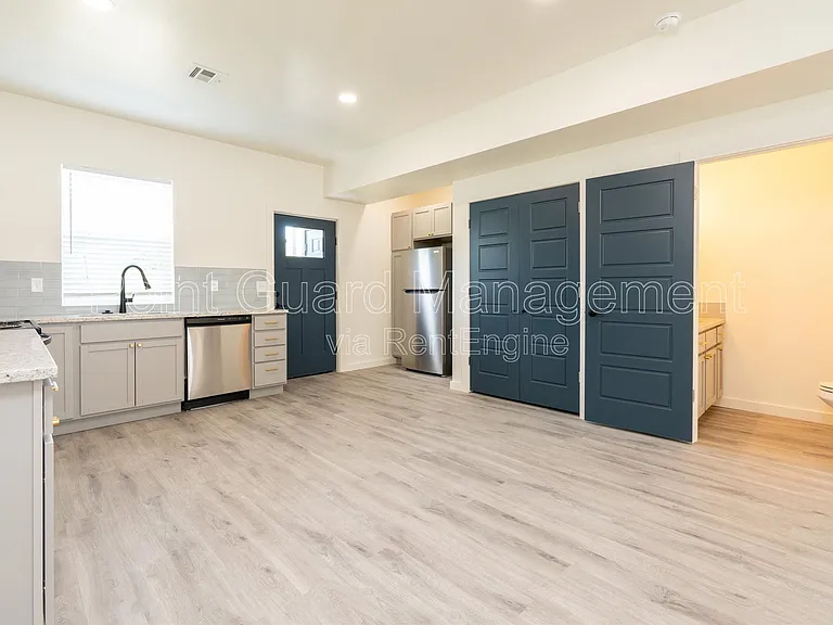 2885 N Oliver St — Photo 33