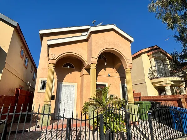 10607 1/2 S Main St, Los Angeles, CA 90003