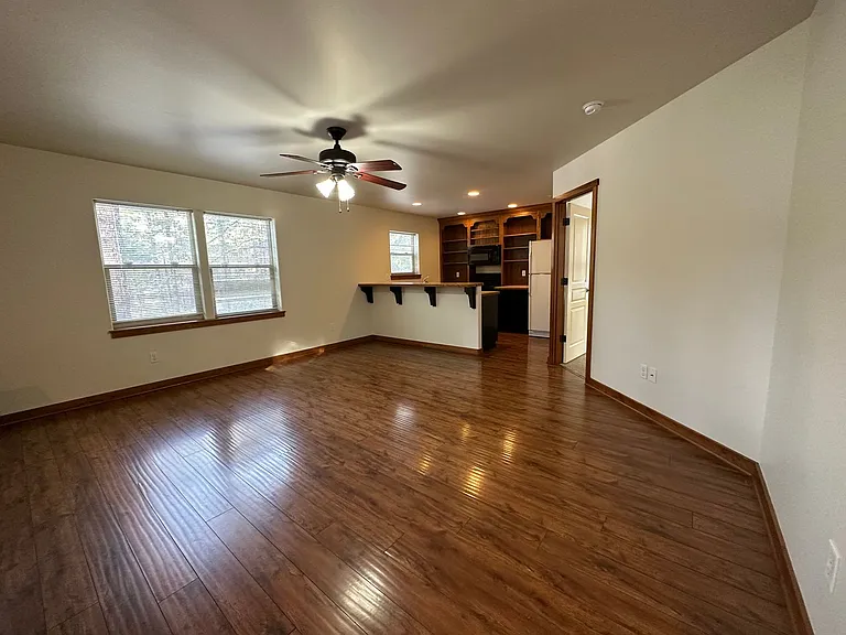 19223 Apache Rd — Photo 2