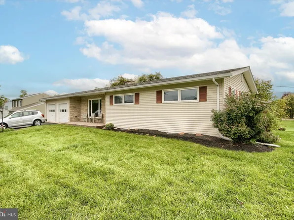 5878 Laurel St, Harrisburg, PA 17112