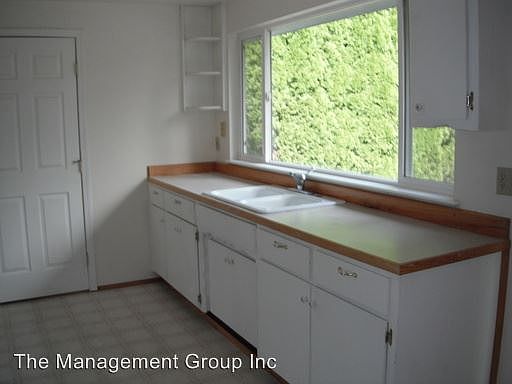 4th image of 12 34th St