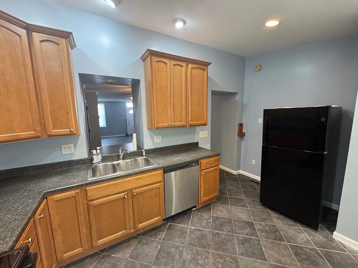 Manayunk Beautiful 4 Bedroom Row $2,250/month — Photo 4