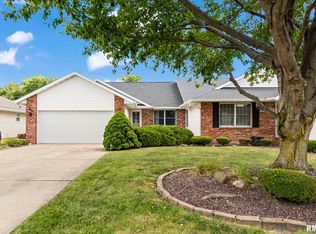 3216 Red Oak Ln, Springfield, IL 62712