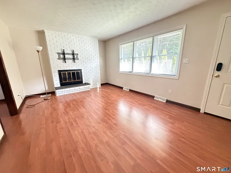 153 New Britain Ave — Photo 13