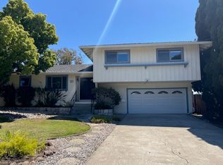 1021 Crestview Dr, San Carlos, CA 94070