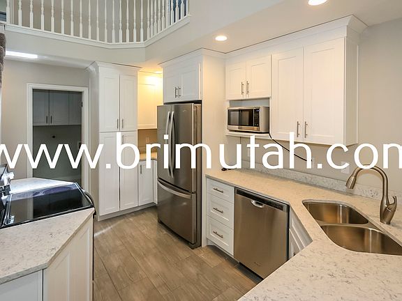 3rd image of 1153 & 1159 E Garfield Ave #1153
