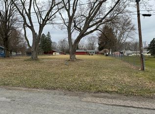 15982 Brookside Dr, Buchanan, MI 49107
