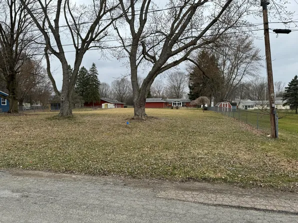 15982 Brookside Dr, Buchanan, MI 49107