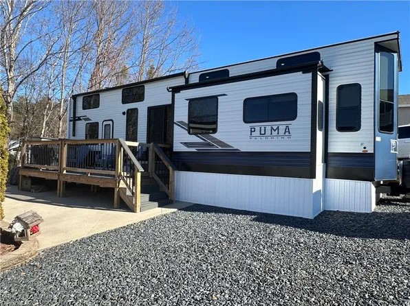 106 Eagle Dr, New London, NC 28127