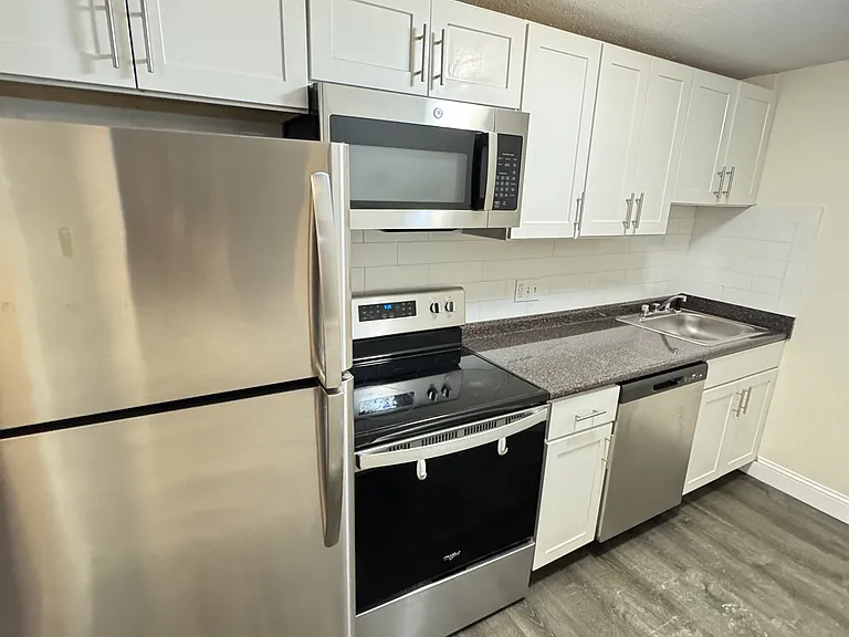 Dustin St — Photo 1