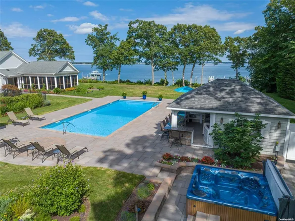 750 Paradise Point Road, Southold, NY 11971