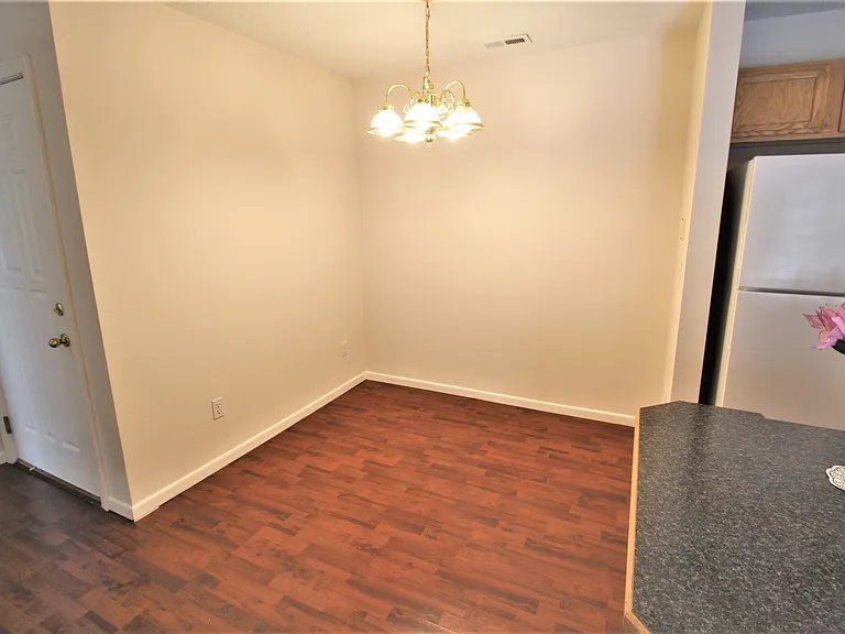 2141 S Stephen Ave #202 — Photo 8