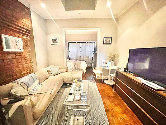 Rented by Century 21 Premier  | media 3