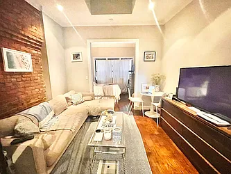 Rented by Century 21 Premier 