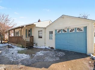 4845 Hatchery Rd, Waterford, MI 48329