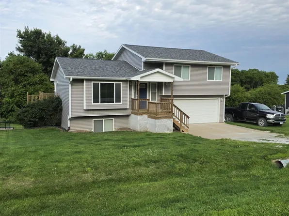 152 Hi View Dr, Knoxville, IA 50138