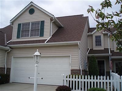 1st image of 4850 Honeylocust Ln #61
