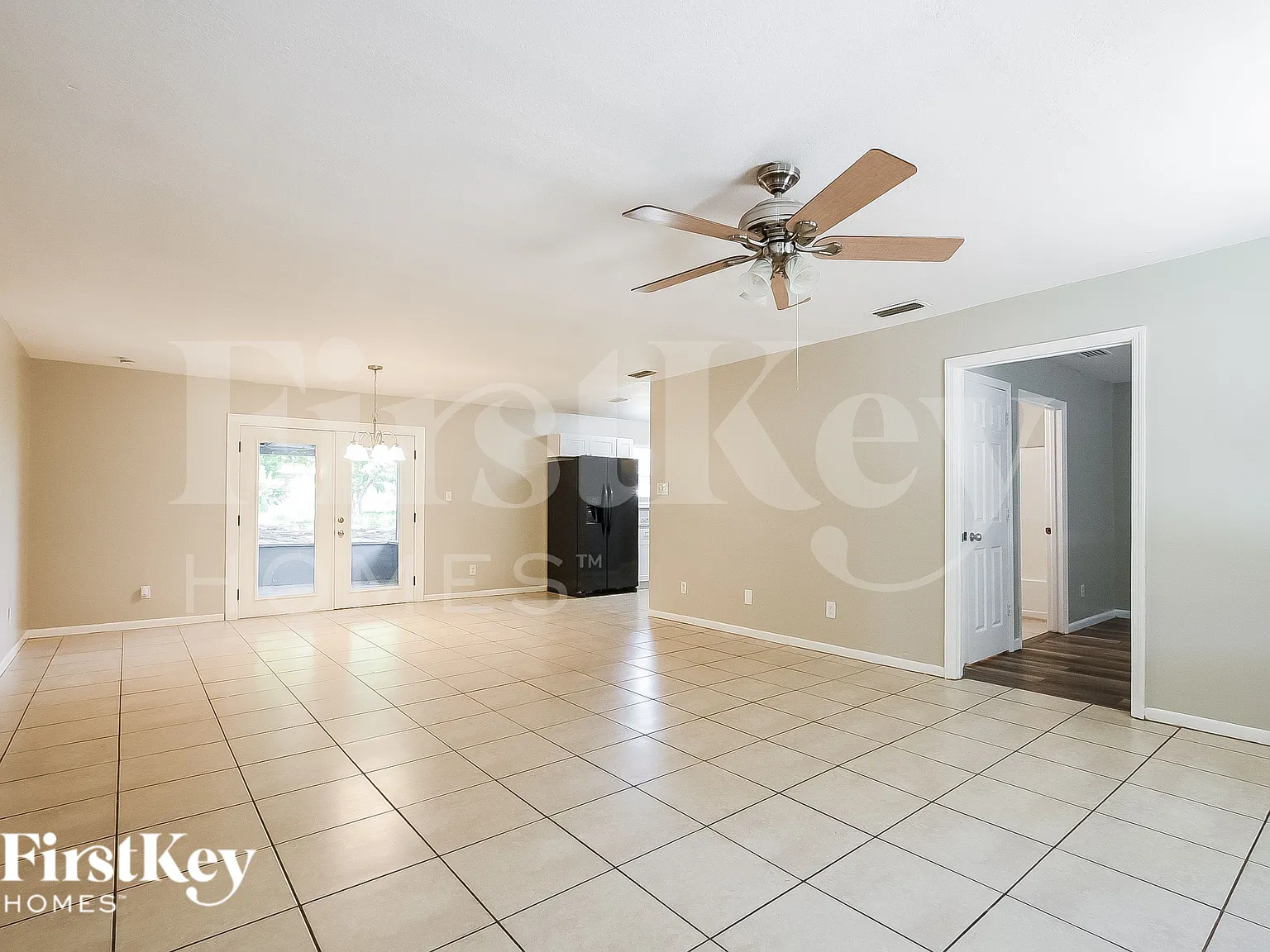 3 bed, 2.0 bath, 1572 sqft, $1,565 — Photo 4
