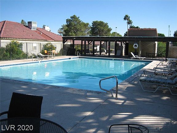 2nd image of 707 Sea Pines Ln