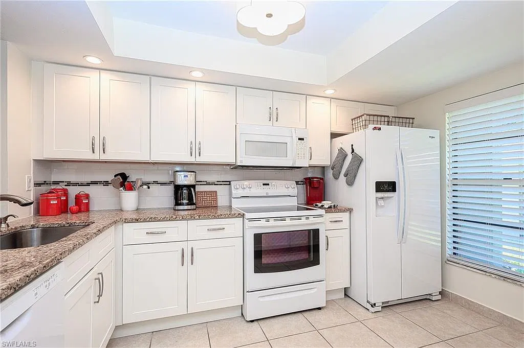 2 bed, 2.0 bath, 1377 sqft, $4,500 — Photo 1