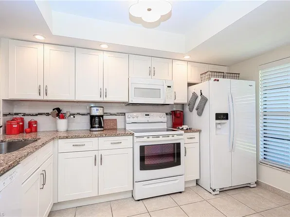 135 Cypress Way E APT C, Naples, FL 34110