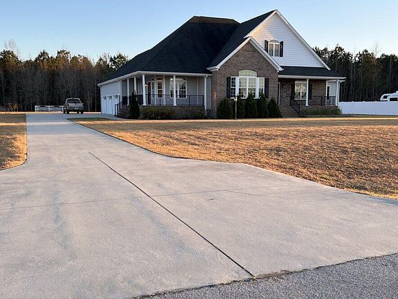 2nd image of 114 Plantation Creek Drive