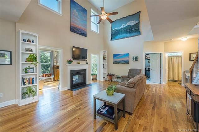 1st image of 63 Lakeway Dr