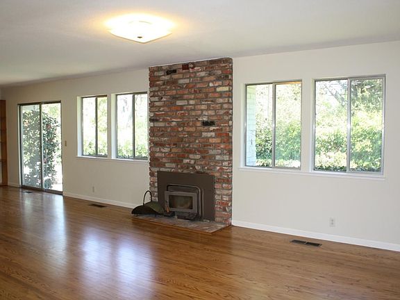 3rd image of 1190 Bellair Way