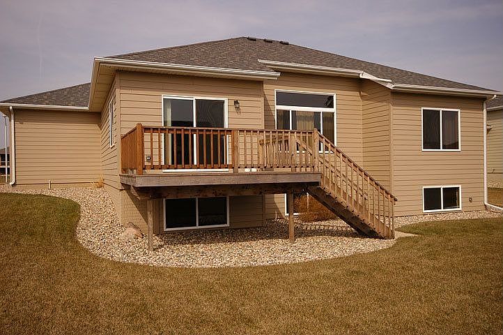 Corner yard with landscaping/sprinkling system