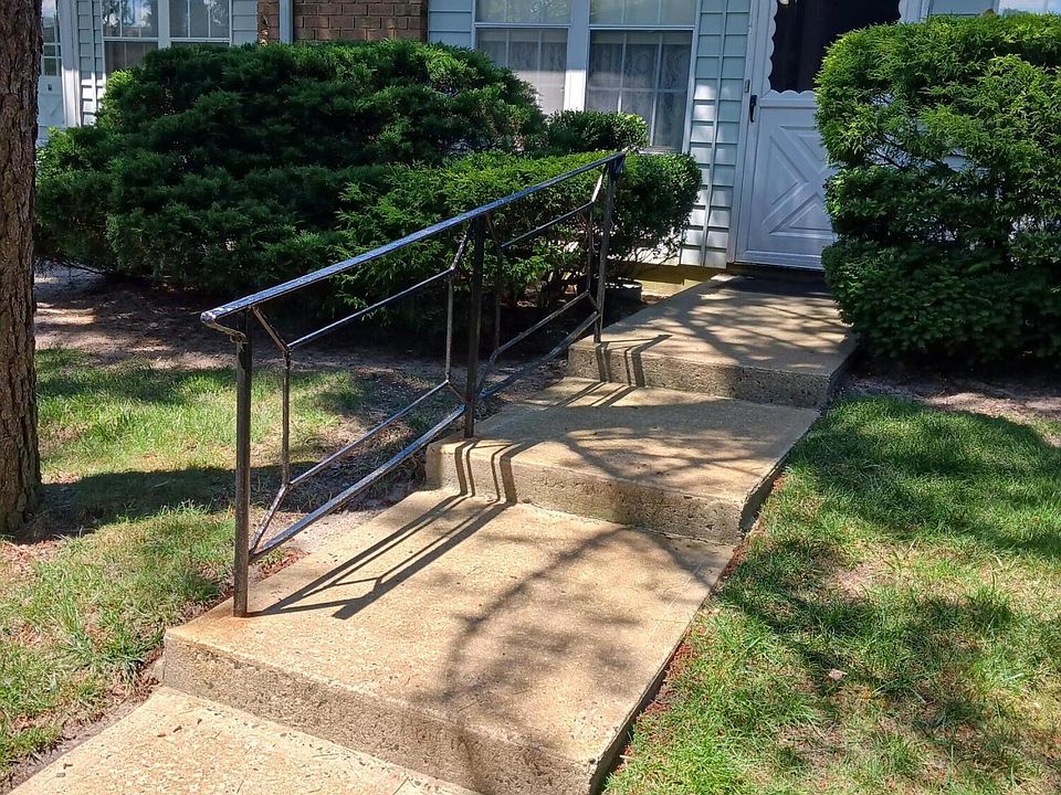 1st image of 79 Cambridge Circle #B