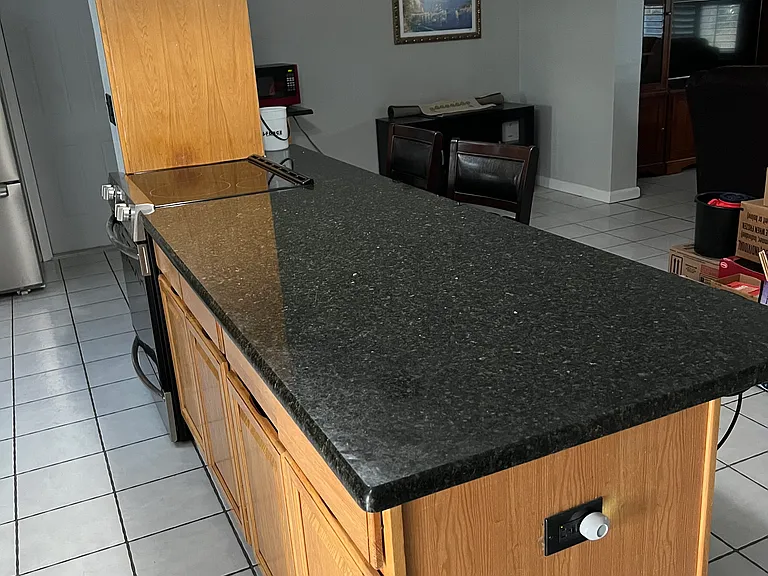 Kitchen island/bar