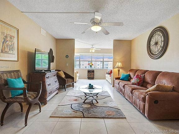 3rd image of 9800 Sunrise Lakes Blvd APT 203
