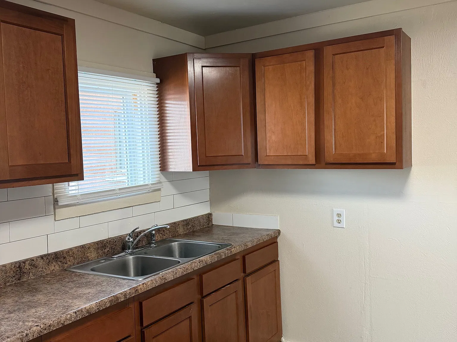 1 bed, $895 — Photo 3