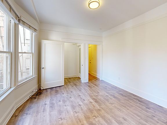 3rd image of 1126 Bush St #5117555