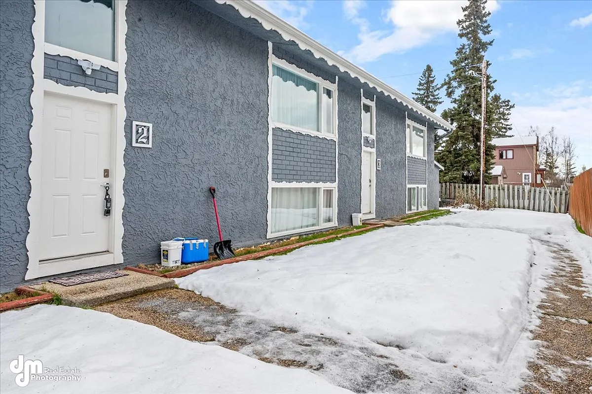 Building Photo - 6500 E 10th Ave #2