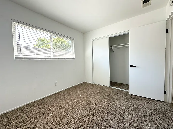 1320 Sheridan Ave — Photo 13