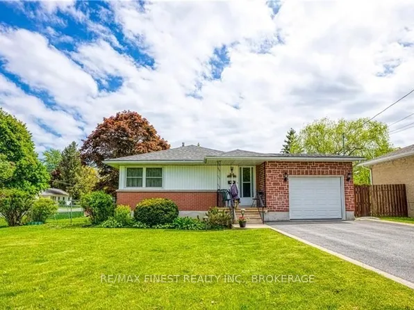39 Lennox St, Kingston, ON K7M 4S3