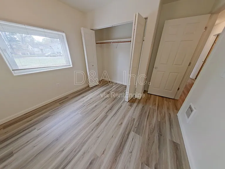 415 SE Mayberry Ave — Photo 11