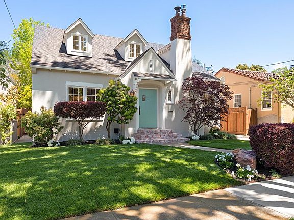 4th image of 527 Francisco Dr