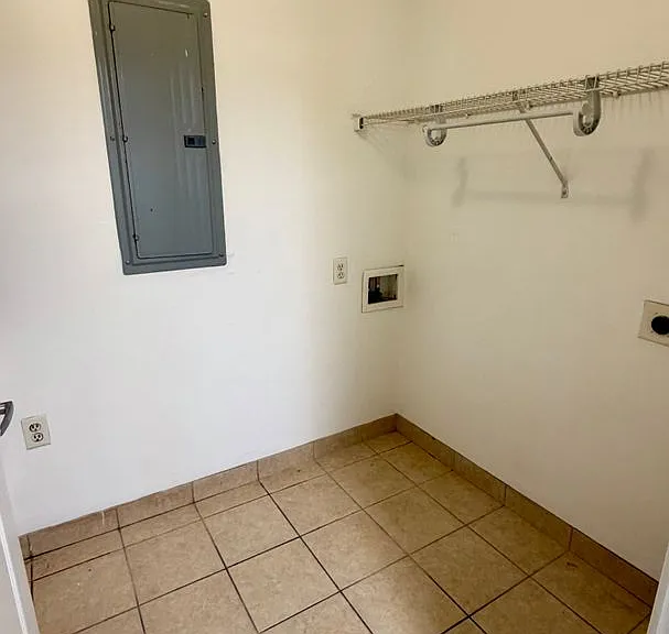 9127 Laird St — Photo 18