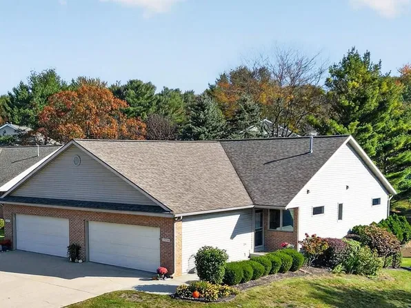 17570 Park Place Cir, Spring Lake, MI 49456