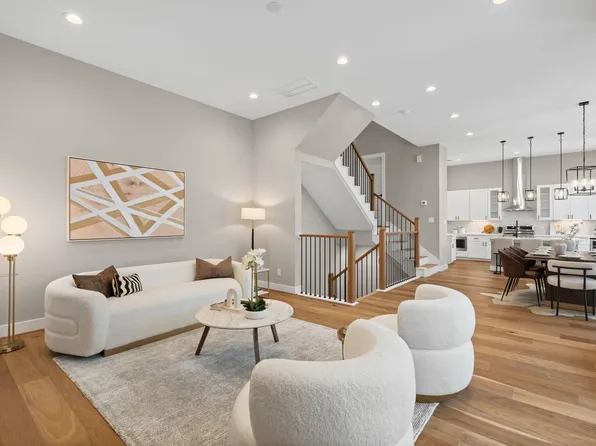 1177 W 19th St, Houston, TX 77008