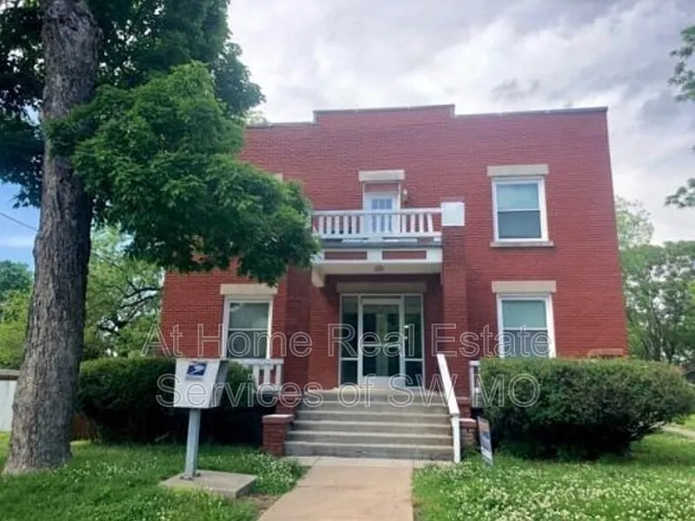 633 W State St #1B — Photo 2