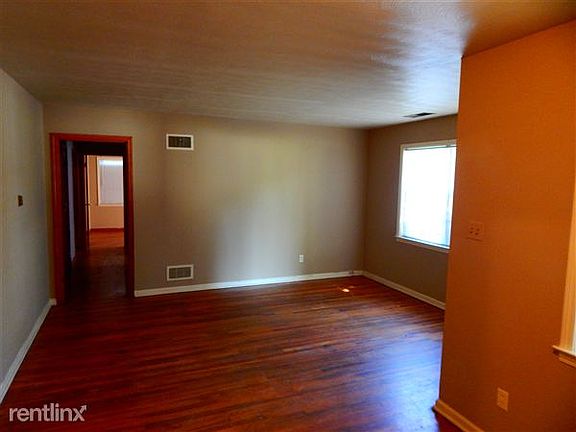 3843 tchulahomalivingroom1