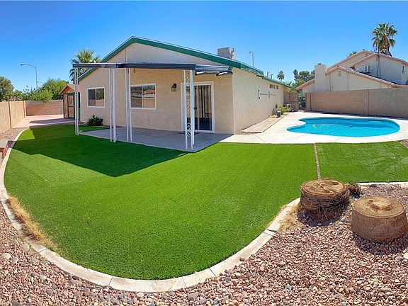 2nd image of 2832 Casa Mia Ln