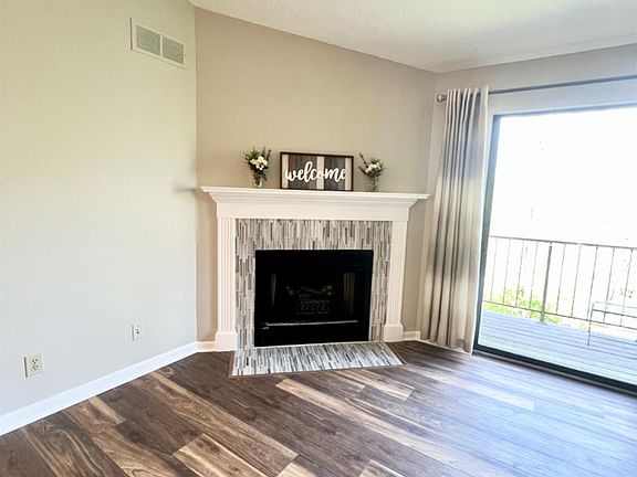 5th image of 5977 Meadowcreek Drive