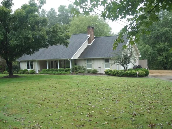 830 Anderson Dr, Paris, TN 38242