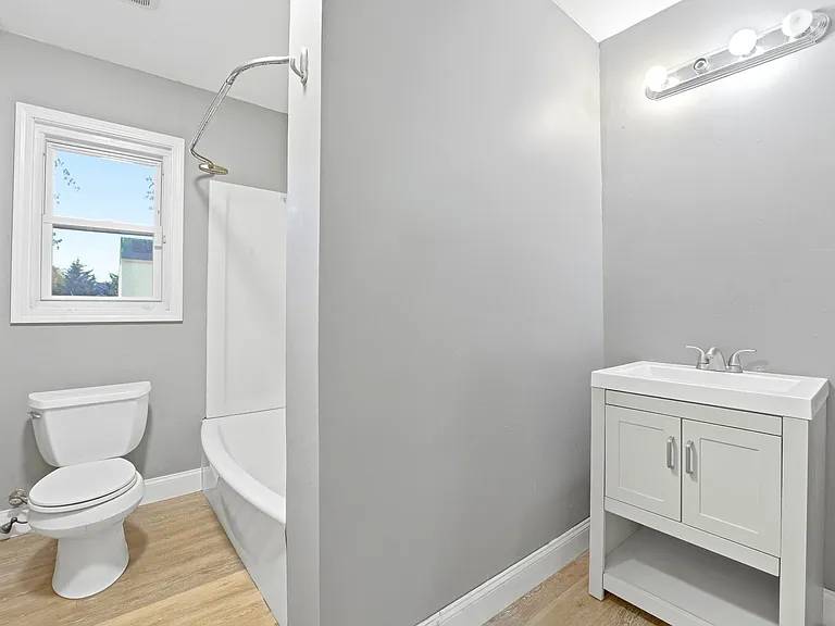 1116 N Maple Ave — Photo 8
